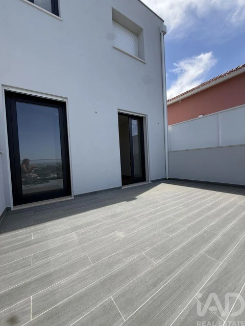 Apartamento T3 para Venda em Romeira e Várzea