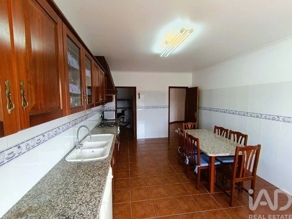 Moradia T4 para Venda em Vimeiro Foto 26
