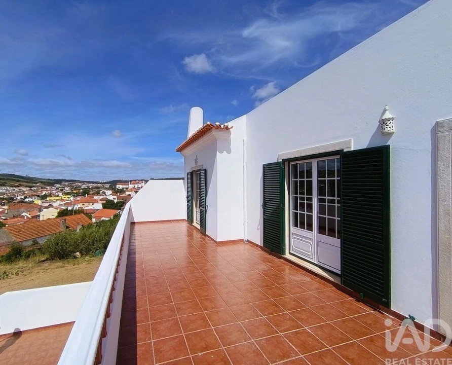 Moradia T4 para Venda em Vimeiro Foto 11
