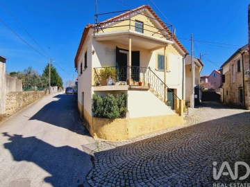 Moradia T2 para Venda em Currelos, Papízios e Sobral
