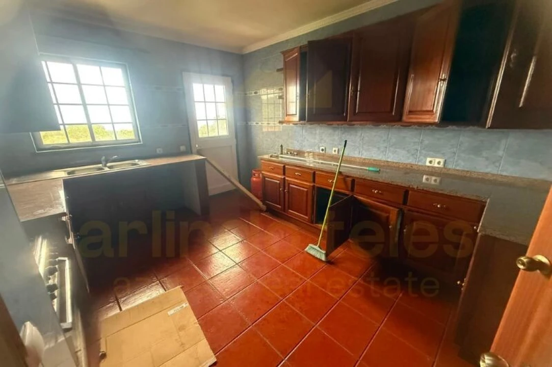 Moradia T4 para Venda em Posto Santo Foto 15