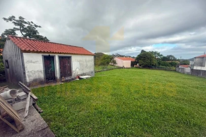 Moradia T4 para Venda em Posto Santo