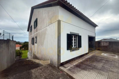 Moradia T4 para Venda em Posto Santo
