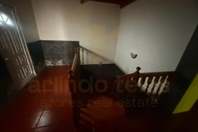 Moradia T4 para Venda em Posto Santo