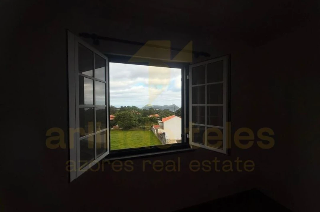 Moradia T4 para Venda em Posto Santo Foto 13