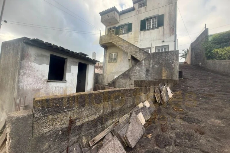 Moradia T4 para Venda em Posto Santo Foto 30