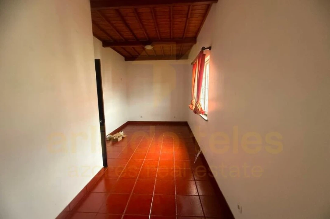Moradia T4 para Venda em Posto Santo Foto 6