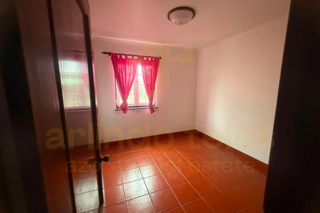 Moradia T4 para Venda em Posto Santo Foto 11