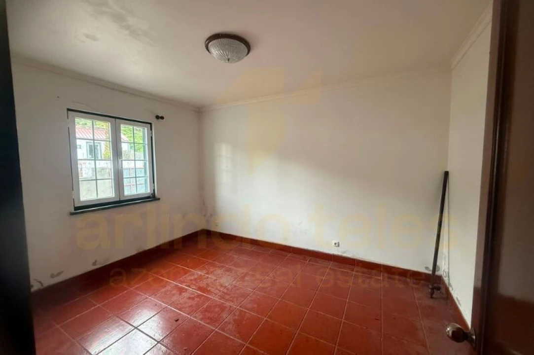 Moradia T4 para Venda em Posto Santo Foto 5