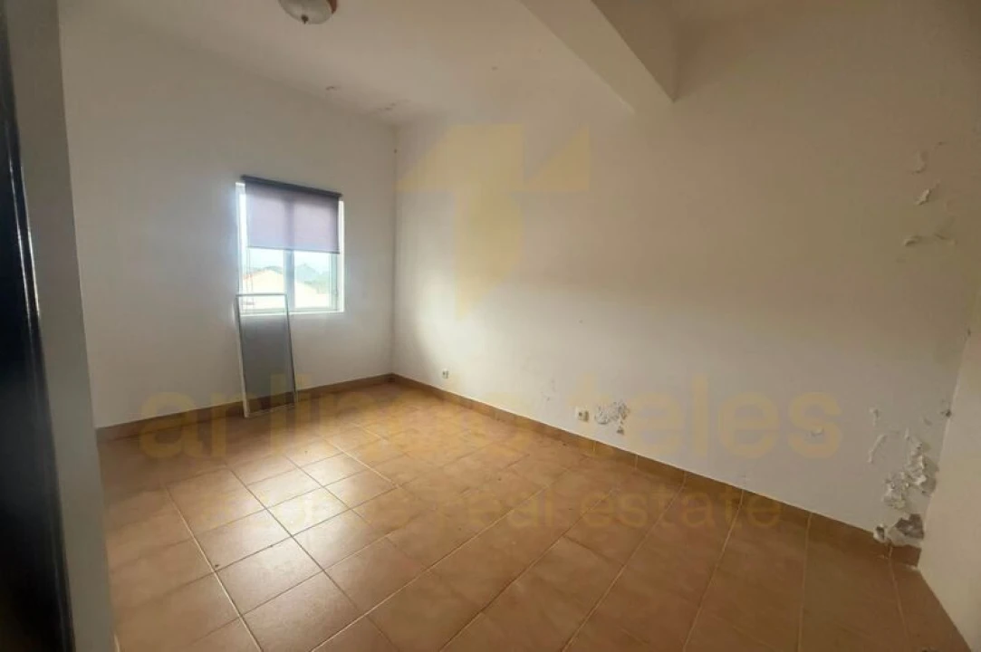 Moradia T4 para Venda em Posto Santo Foto 16