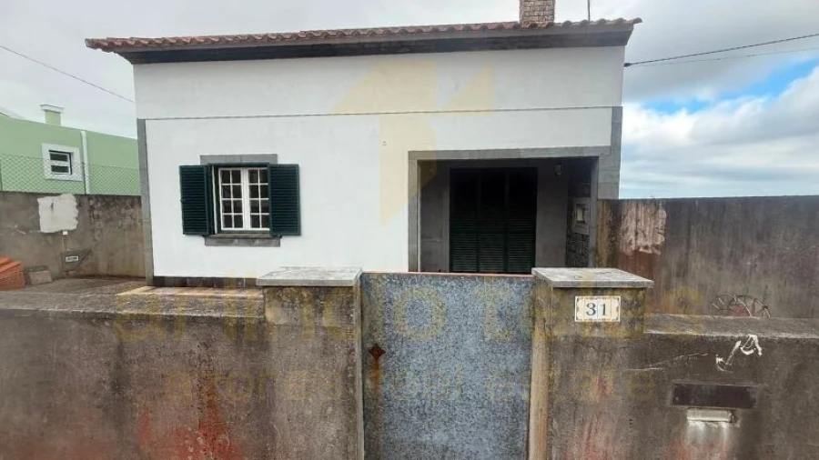 Moradia T4 para Venda em Posto Santo