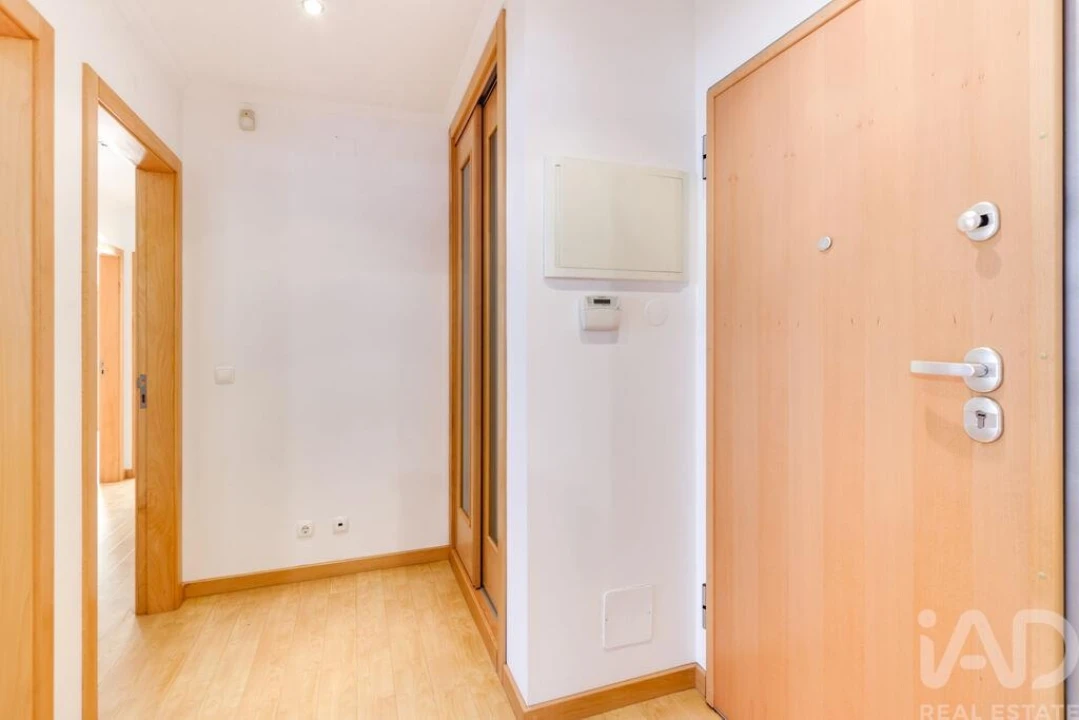 Apartamento T2 para Arrendamento em Carcavelos e Parede Foto 9