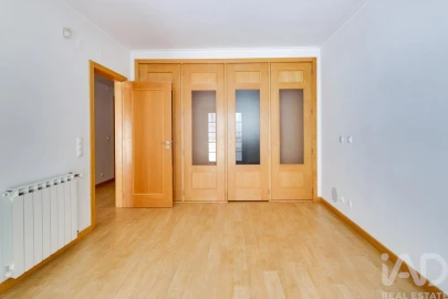 Apartamento T2 para Arrendamento em Carcavelos e Parede