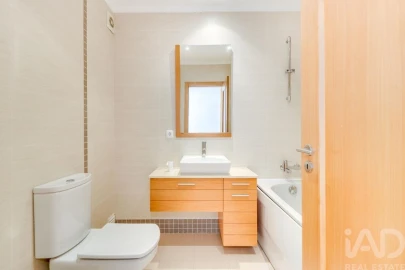 Apartamento T2 para Arrendamento em Carcavelos e Parede