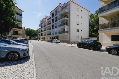 Apartamento T2 para Arrendamento em Carcavelos e Parede