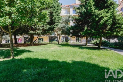 Apartamento T2 para Arrendamento em Carcavelos e Parede