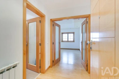 Apartamento T2 para Arrendamento em Carcavelos e Parede