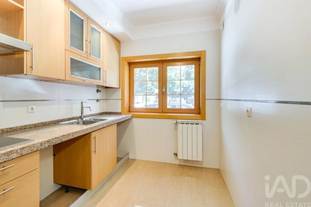 Apartamento T2 para Arrendamento em Carcavelos e Parede Foto 3