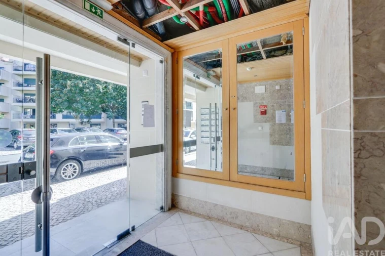 Apartamento T2 para Arrendamento em Carcavelos e Parede Foto 20