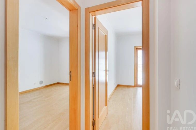 Apartamento T2 para Arrendamento em Carcavelos e Parede Foto 12