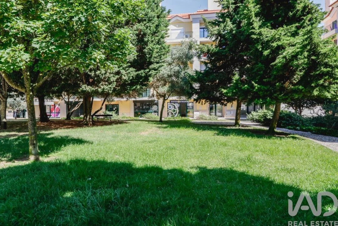 Apartamento T2 para Arrendamento em Carcavelos e Parede Foto 24