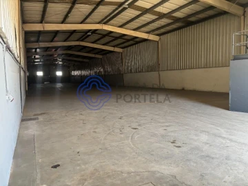 Armazém para Arrendamento em Vila Nova da Telha