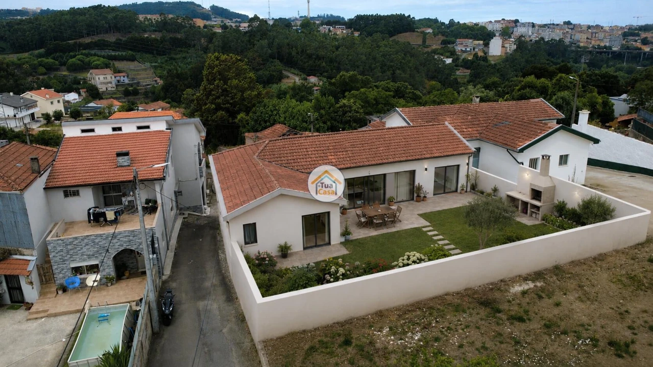 Moradia T5 para Venda em Avintes Foto 24