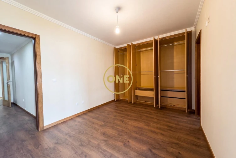 Apartamento T2 para Venda em Algueirão-Mem Martins Foto 12
