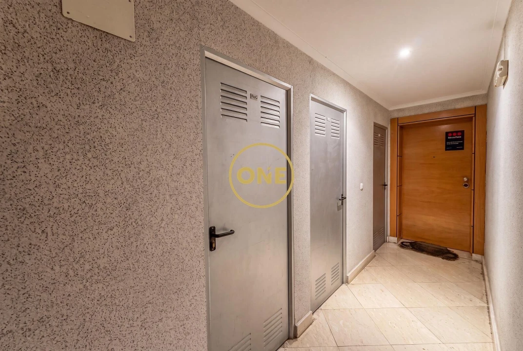 Apartamento T2 para Venda em Algueirão-Mem Martins Foto 17