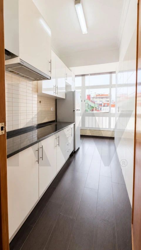 Apartamento T3 para Arrendamento em Areeiro