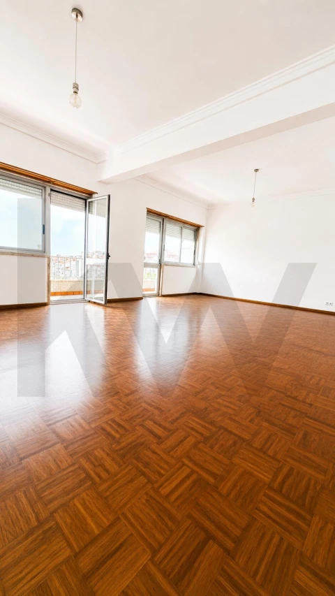 Apartamento T3 para Arrendamento em Areeiro