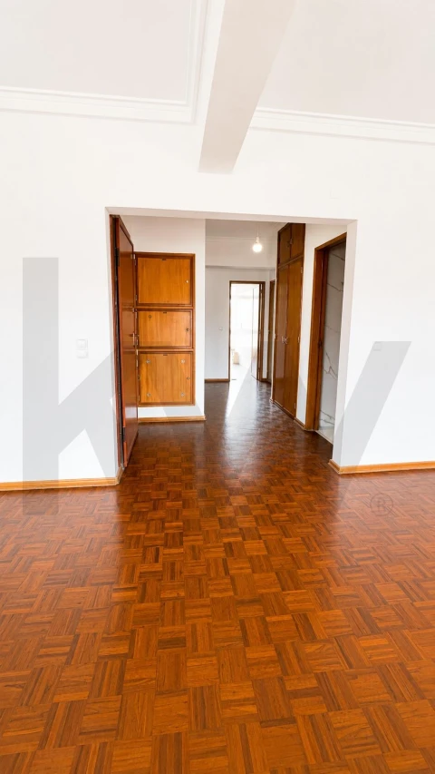 Apartamento T3 para Arrendamento em Areeiro