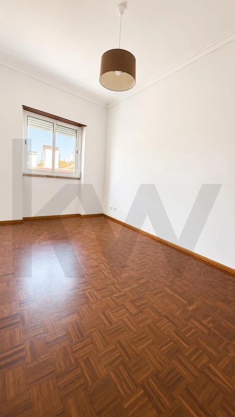 Apartamento T3 para Arrendamento em Areeiro