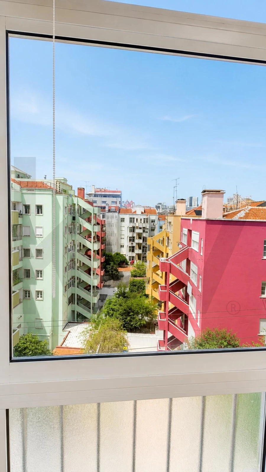 Apartamento T3 para Arrendamento em Areeiro Foto 22