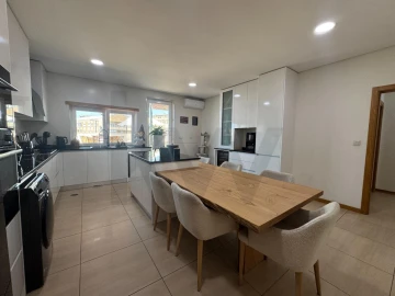 Apartamento T4 para Venda em Viseu