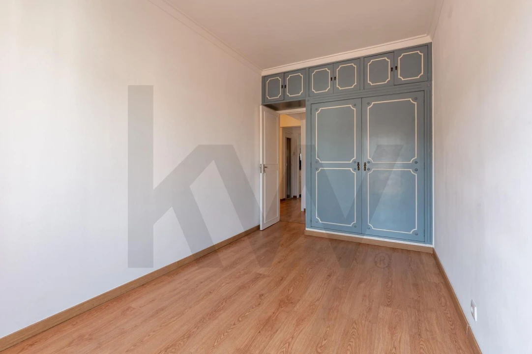 Apartamento T4 para Venda em São Domingos de Benfica Foto 9