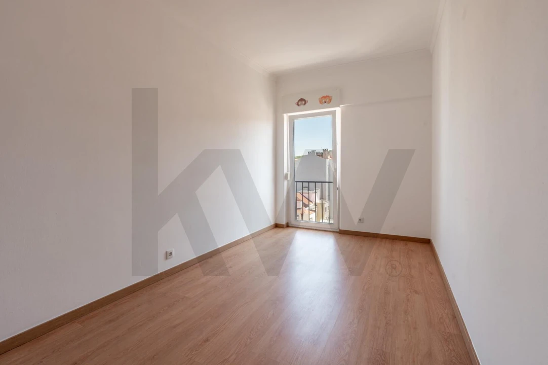 Apartamento T4 para Venda em São Domingos de Benfica Foto 8