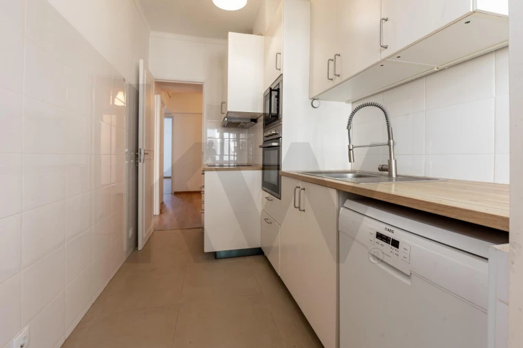 Apartamento T4 para Venda em São Domingos de Benfica Foto 16