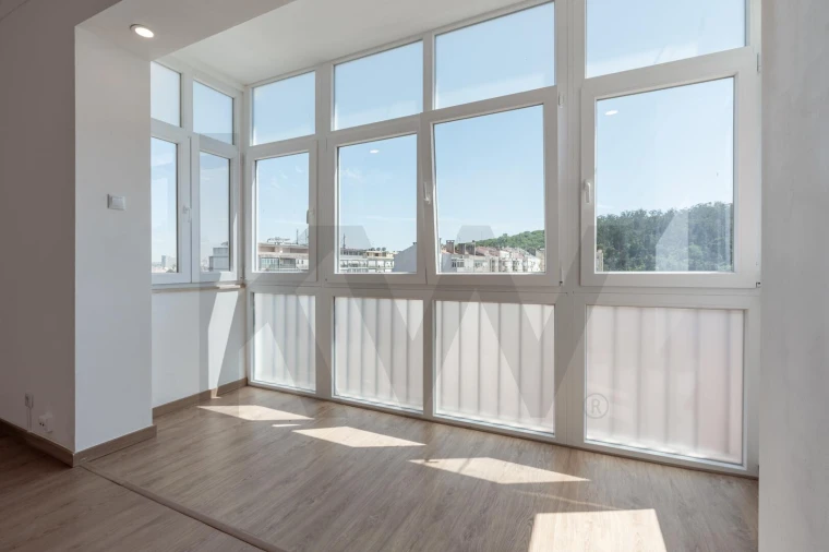 Apartamento T4 para Venda em São Domingos de Benfica Foto 3