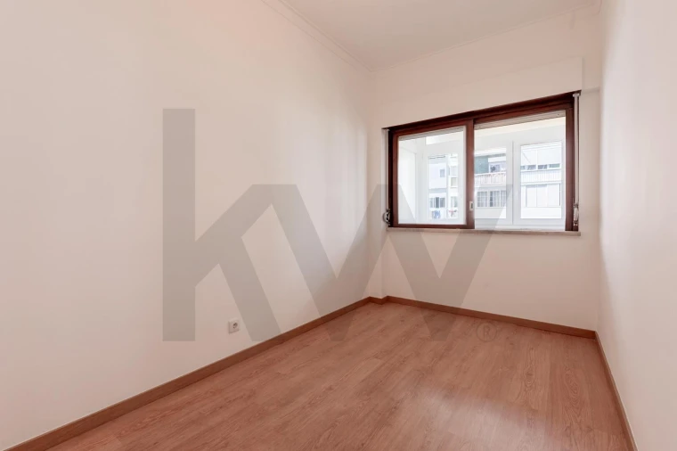 Apartamento T4 para Venda em São Domingos de Benfica Foto 11