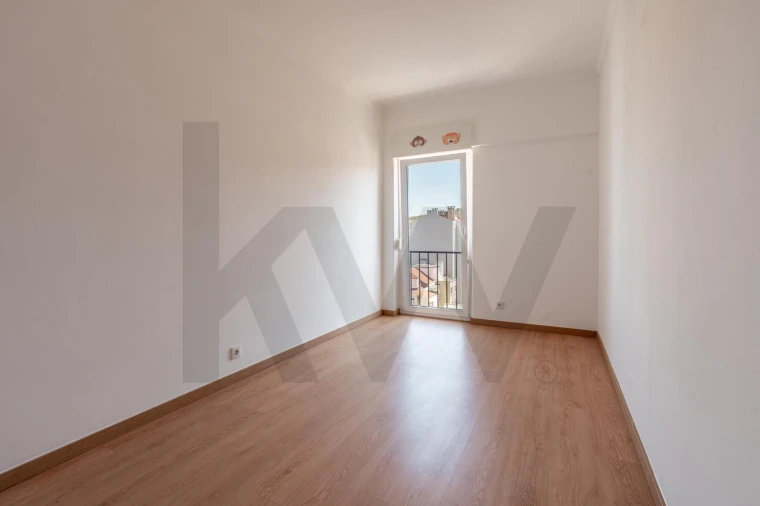 Apartamento T4 para Venda em São Domingos de Benfica Foto 8