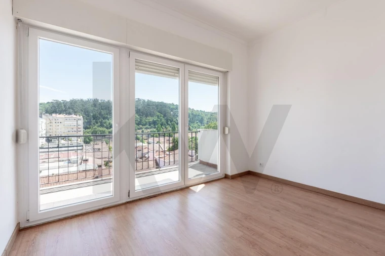 Apartamento T4 para Venda em São Domingos de Benfica Foto 6