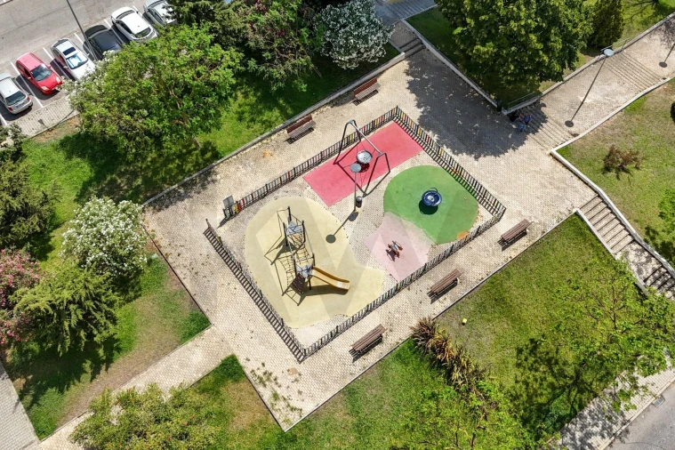 Apartamento T2 para Venda em Seixal, Arrentela e Aldeia de Paio Pires Foto 32