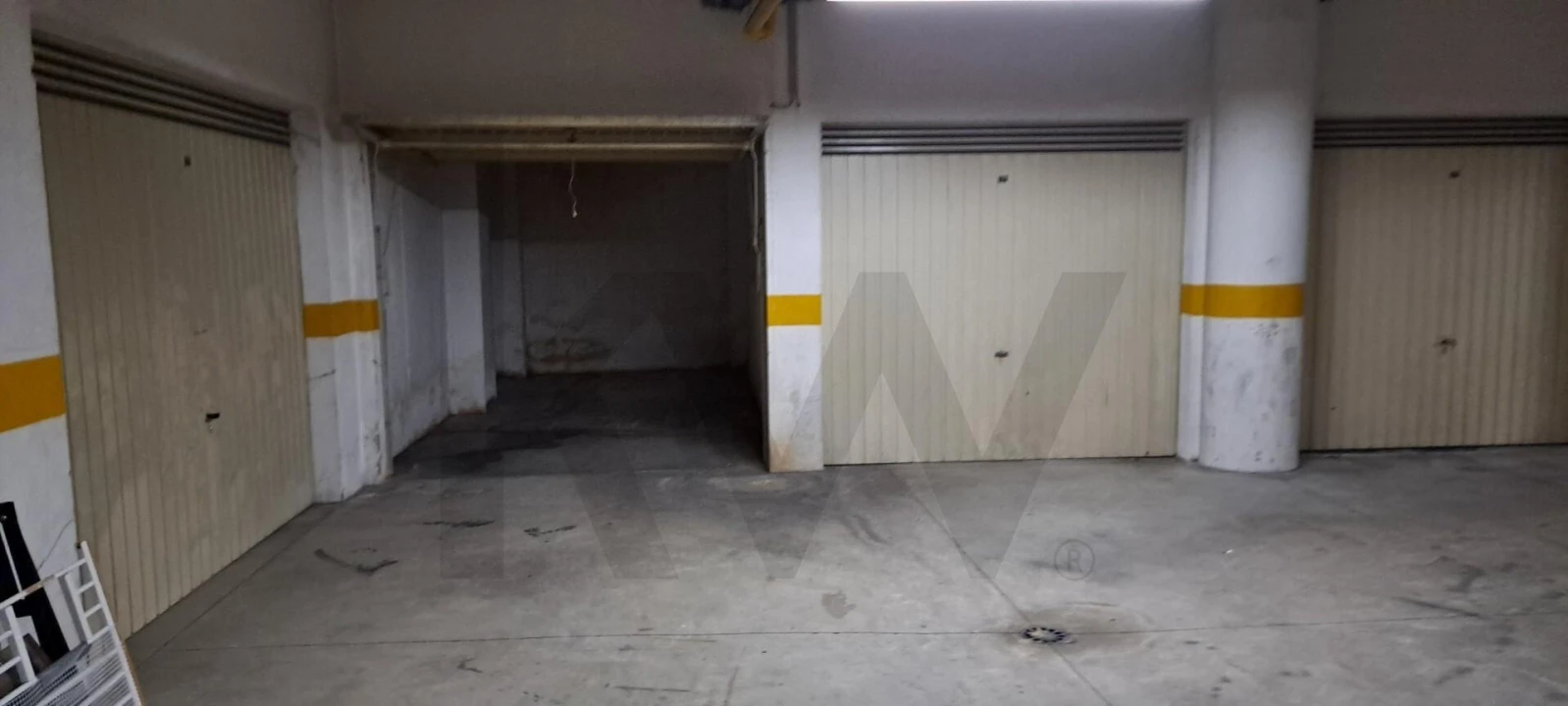 Garagem para Arrendamento em Rio de Mouro Foto 6