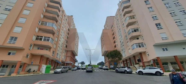 Garagem para Arrendamento em Rio de Mouro