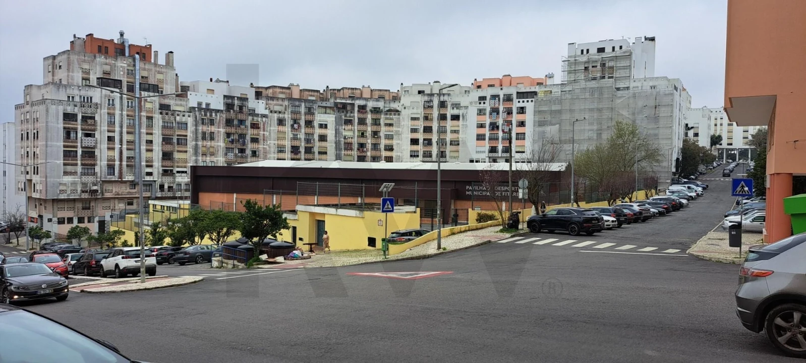 Garagem para Arrendamento em Rio de Mouro Foto 2
