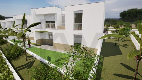 Moradia T3 para Venda em Igreja Nova e Cheleiros