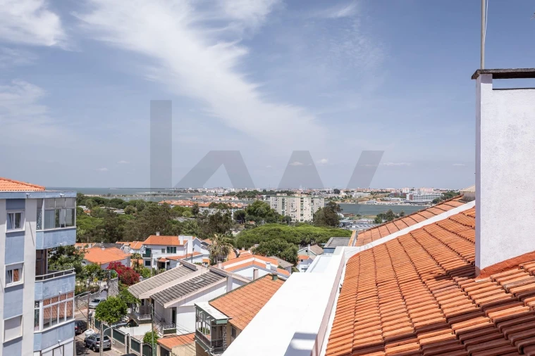 Apartamento T2 para Venda em Amora Foto 2