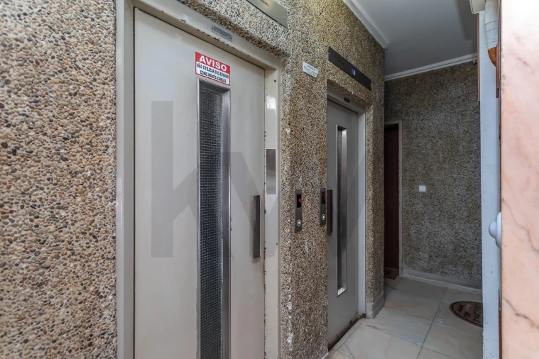 Apartamento T2 para Venda em Amora Foto 29