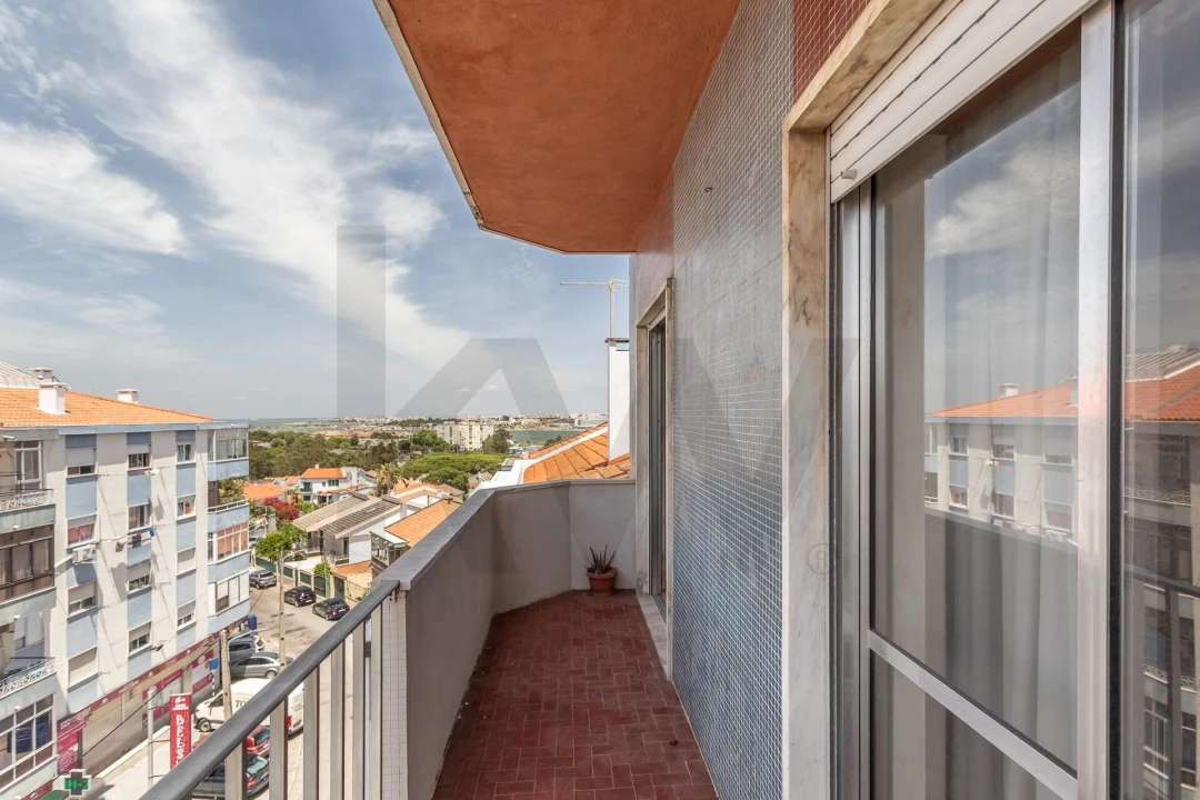 Apartamento T2 para Venda em Amora Foto 1